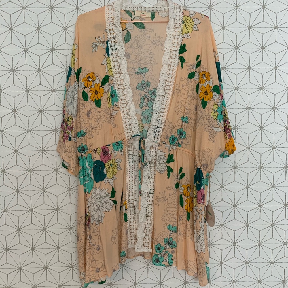 Hummingbird top NWT boho floral kaftan style top